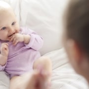 Saiba como a fala do bebê se desenvolve