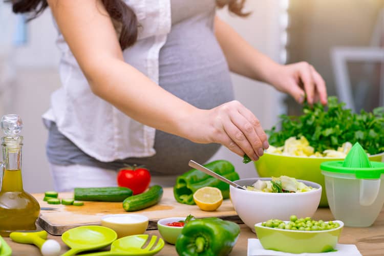 Confira alimentos importantes para a saúde das grávidas