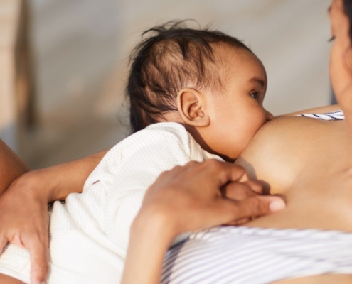 Pesquisa sugere que o leite materno pode prevenir o coronavírus
