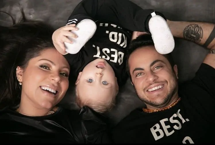 Andressa Ferreira e Thammy Miranda em ensaio com seu bebê