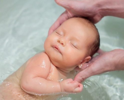 No calor, o bebê pode tomar mais de um banho por dia