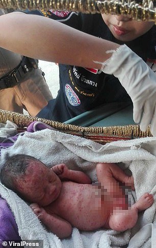 Bebê após ter sido resgatada