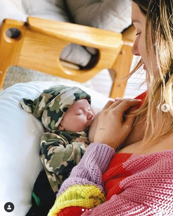 Giovanna Ewbank com seu bebê com Bruno Gagliasso
