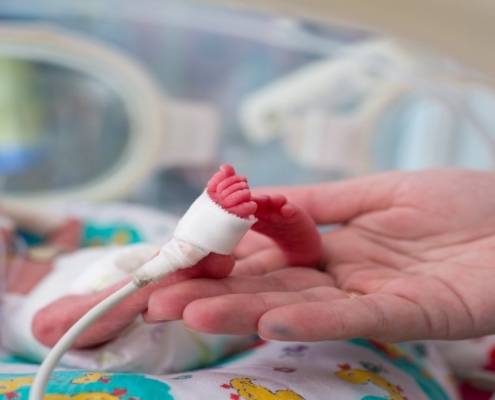 Os bebês prematuros precisam de alguns cuidados, saibam quais são