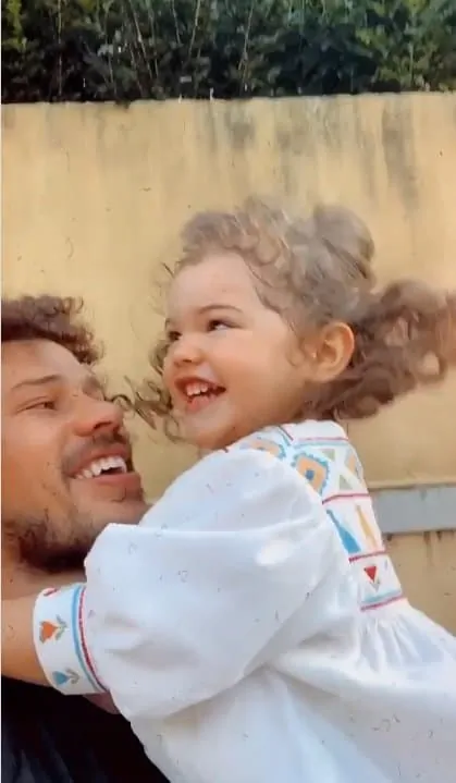 José Loreto e sua filha com Débora Nascimento