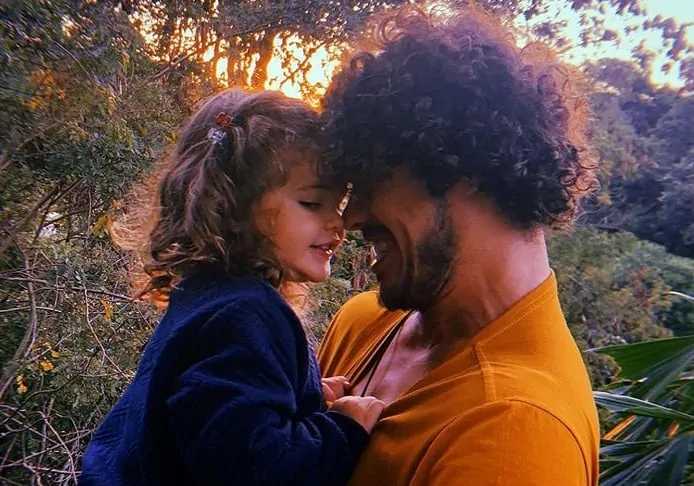 José Loreto com a filha com Débora Nascimento