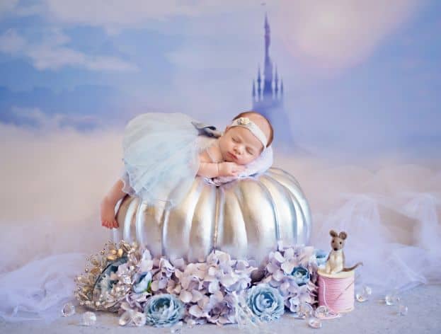 Veja as lindas fotos de recém-nascidas com fantasias da Disney