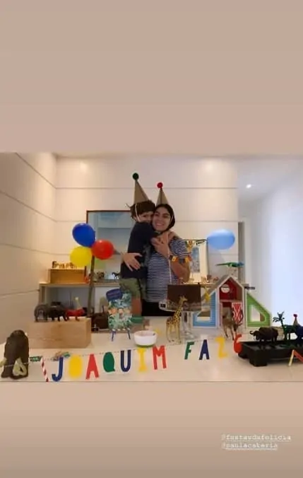 Filho de Felipe Simas comemorando aniversário apenas com seu pai