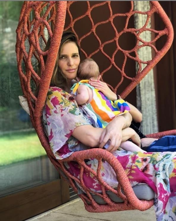 Fernanda Lima e sua bebê em foto que chamou atenção