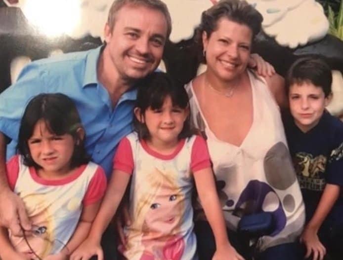 Gugi Liberato com sua família antes do triste acontecimento