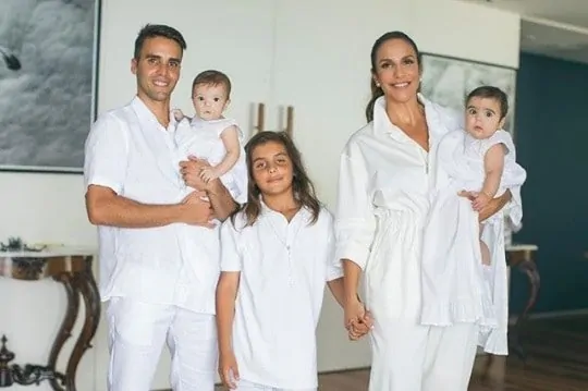 Uma bela foto da família de Ivete Sangalo