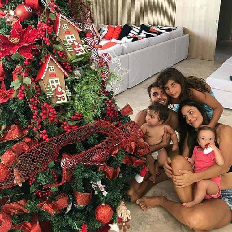 A cantora Ivete Sangalo publicou uma linda foto em família no Natal