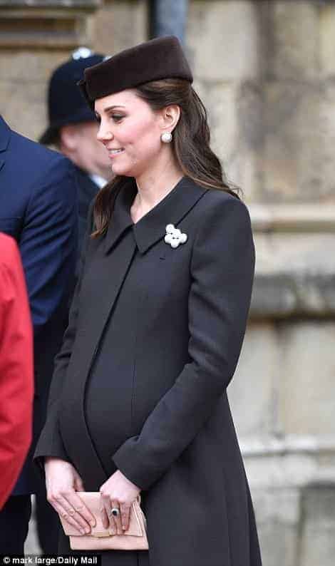 A duquesa Kate Middleton foi a missa de Páscoa com a família real