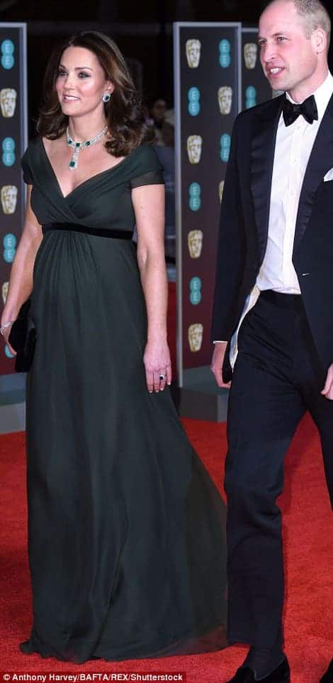 Kate Middleton ao lado do marido o príncipe Willian no BAFTA