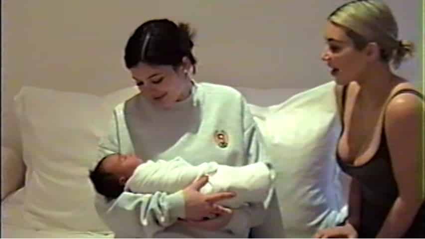 A mamãe Kylie Jenner com sua filha