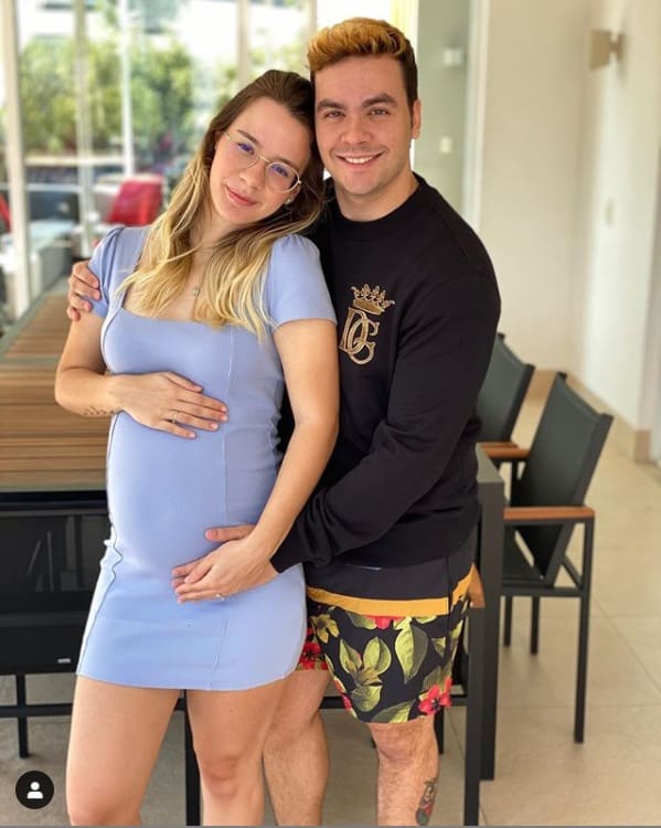 Luccas Neto com a namorada grávida