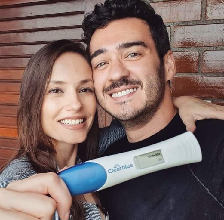 Marcos Veras e a namorada estão "grávidos"