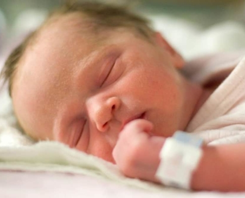 Saiba quais são os cuidados para o recém-nascido receber visitas