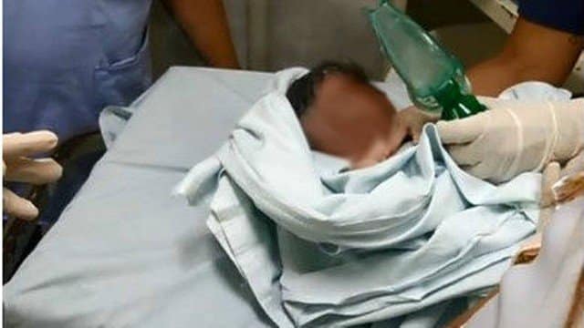 O recém-nascido foi encaminhado ao hospital