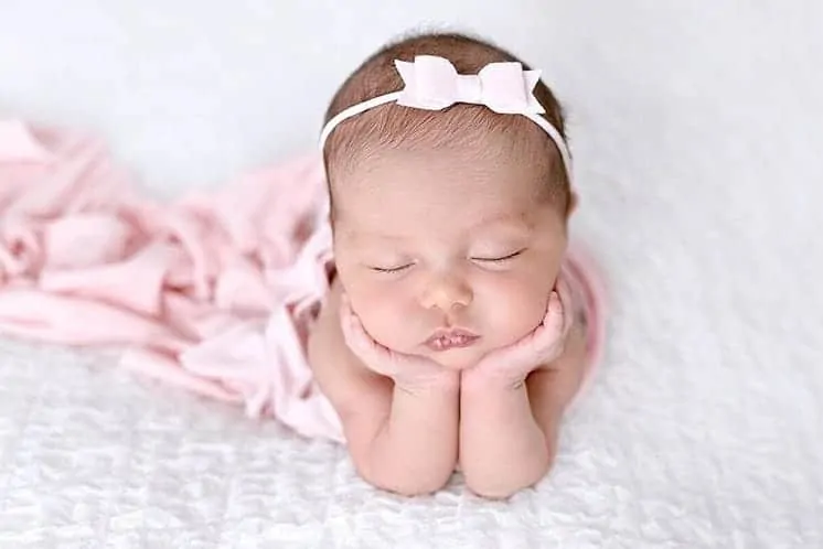 A fotógrafa da Sabrina Sato publicou essa linda foto de uma recém-nascida mestiça