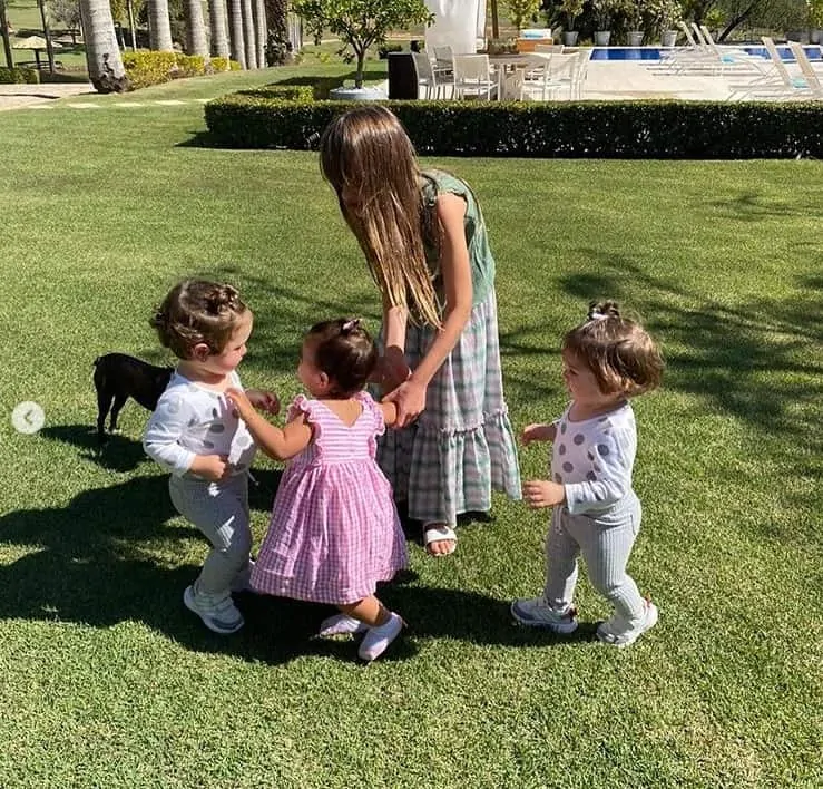 Rafinha com as sobrinhas e a irmã, filha de Ticiane Pinheiro