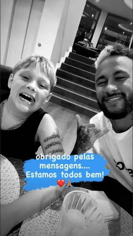 Neymar e seu filho com a digital influencer Carol Dantas