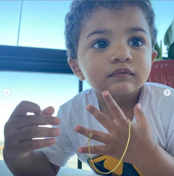 Felipe Ara´jo mostrou esta foto de seu bebê Miguel