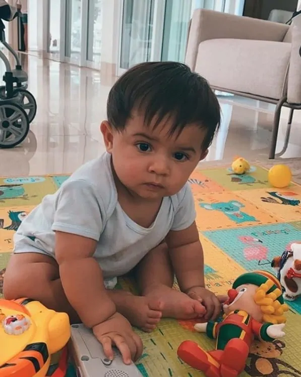 O bebê da cantora Marília Mendonça, o menino Léo