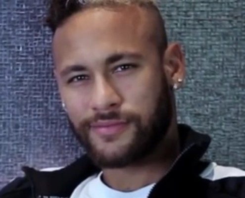 Neymar se declarou para a mãe de seu filho, Carol Dantas