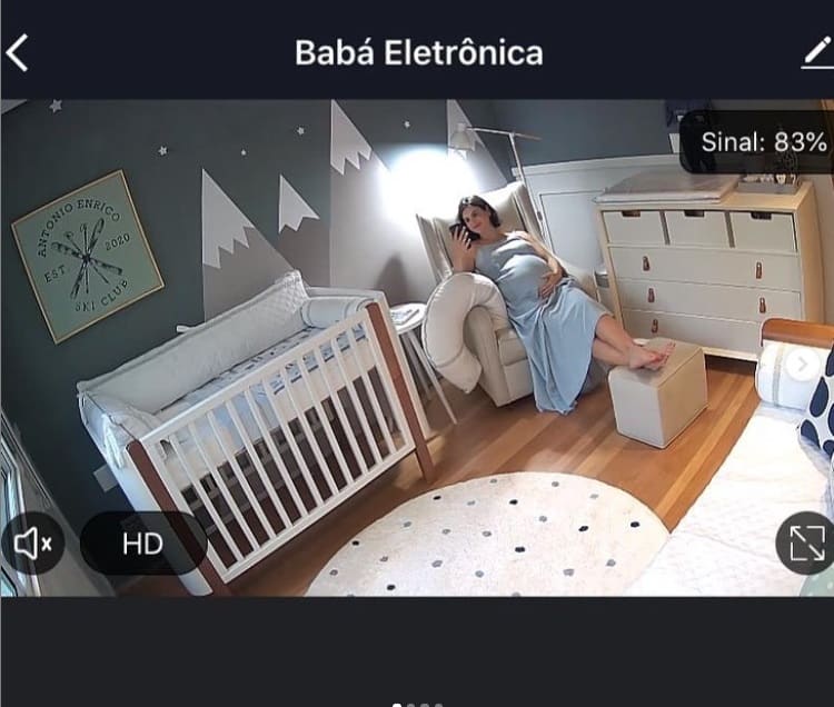 Sthefany Brito no quarto do filho pouco antes do parto