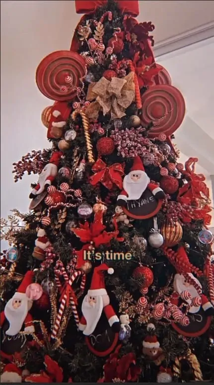 A linda árvore de Natal de Thyane Dantas e Wesley Safadão