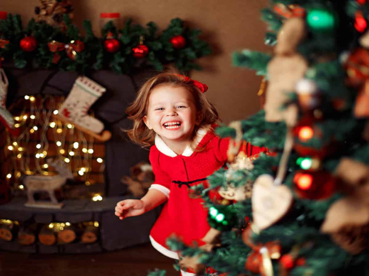 Crianças no Natal: 8 atividades divertidas para realizar com os filhos