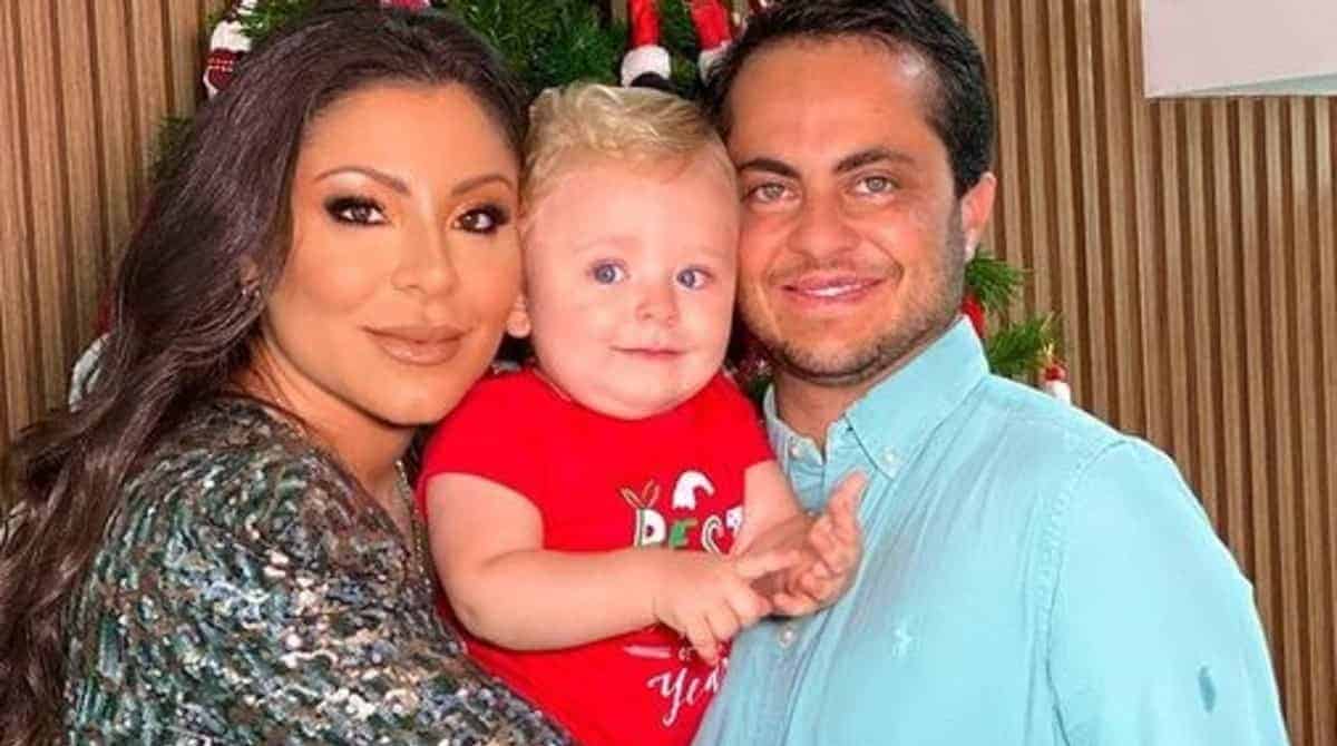 Andressa Ferreira mostrou o filho com Thammy em um luxuoso carrinho