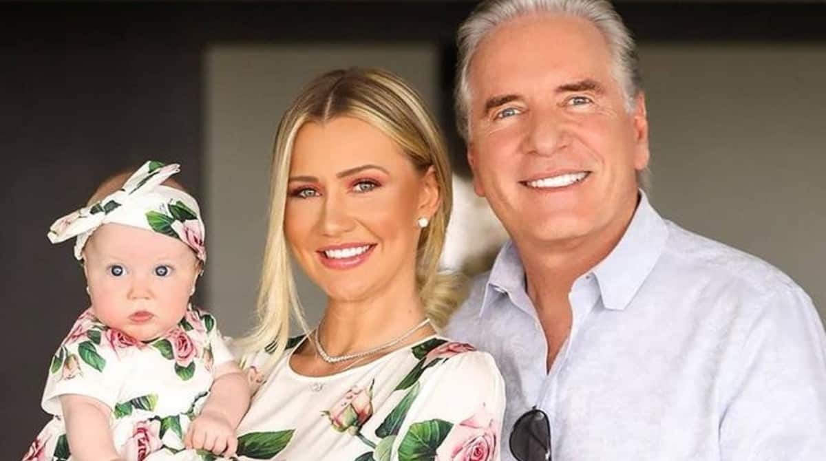 Roberto Justus e Ana Paula Siebert mostraram o espaçoso closet de sua bebê