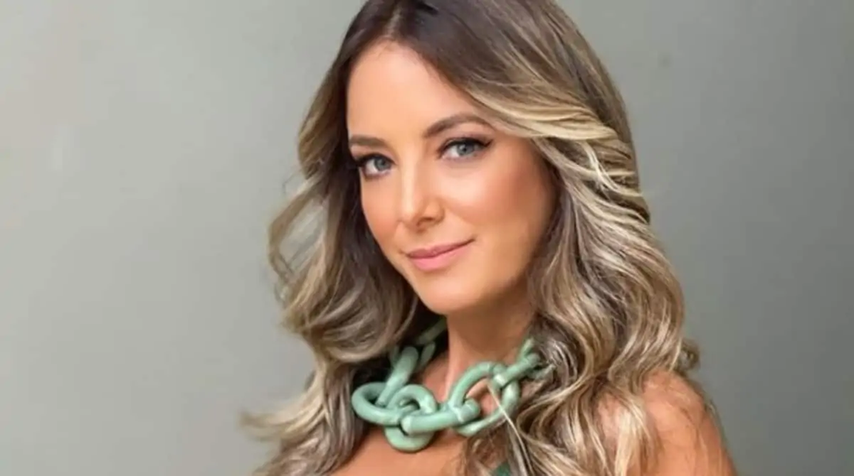 Ticiane Pinheiro apareceu com suas filhas