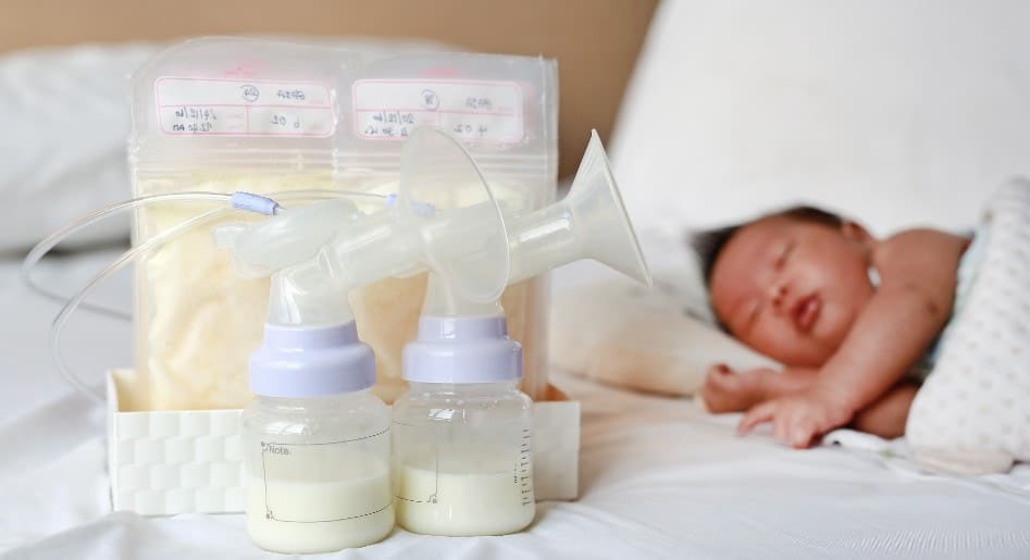 O que comprar para bebê recém-nascido? Uma bombinha de leite!
