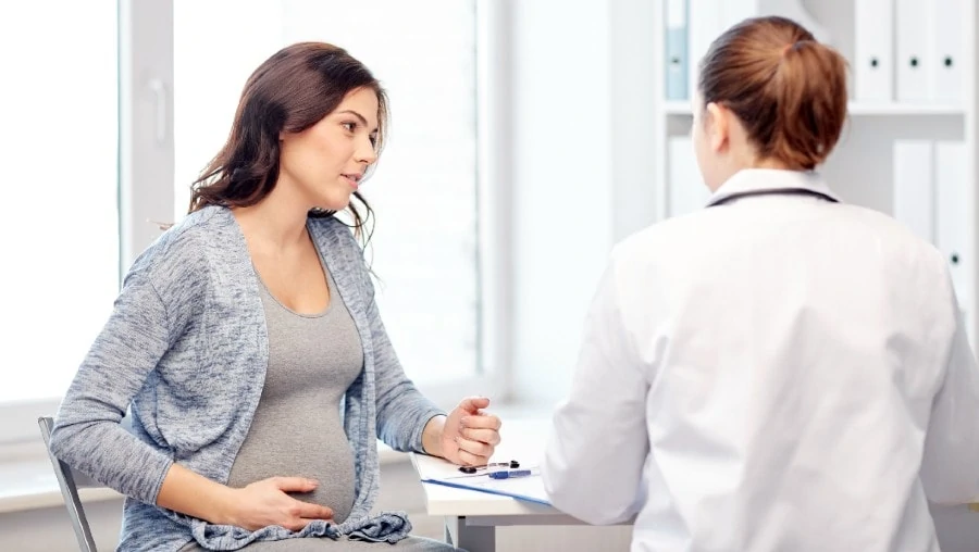 Converse com seu obstetra antes de escolher entre o parto normal ou cesárea