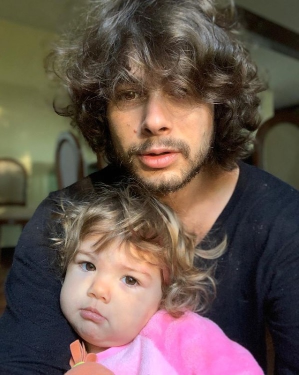 Rafael Vitti com sua filha com Tatá Werneck, a bebê Clara Maria
