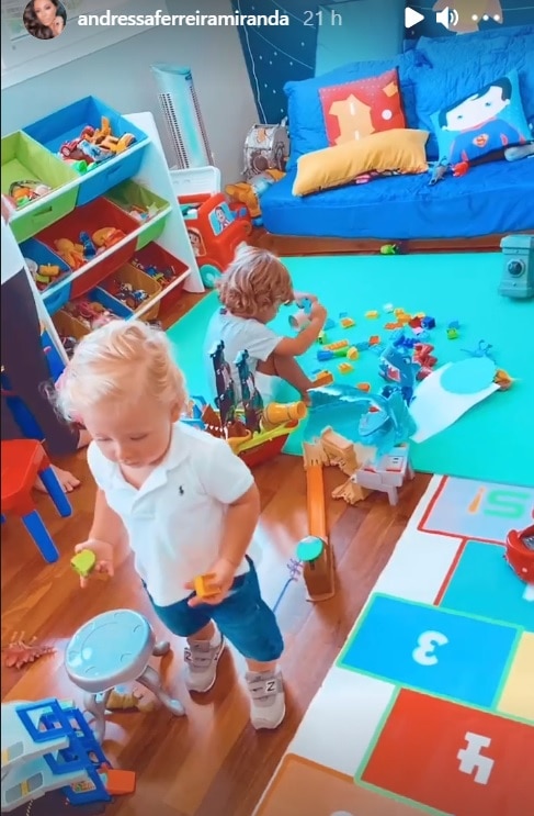 Filho de Thammy Miranda no lindo quarto de brinquedos