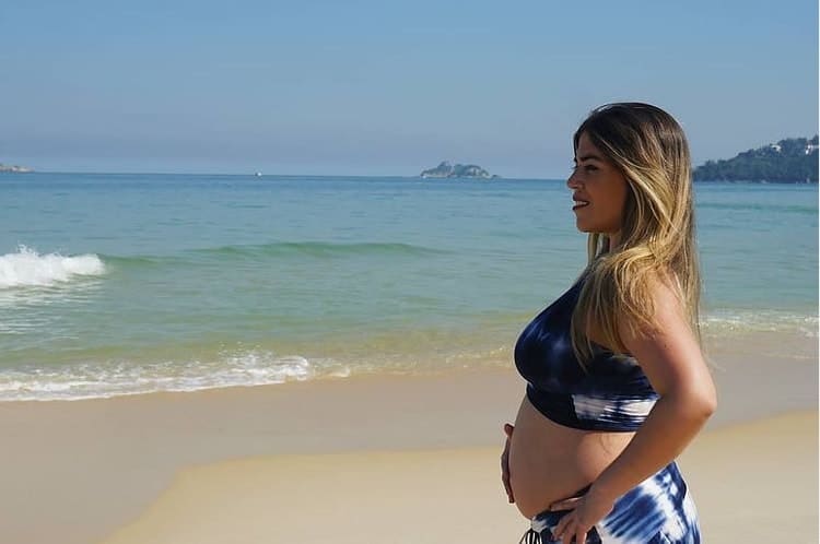 Bruna Surfistinha no anúncio da sua gravidez