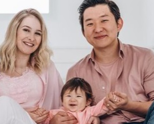 Esposa de Pyong Lee mostrou um teste de gravidez