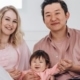 Esposa de Pyong Lee mostrou um teste de gravidez