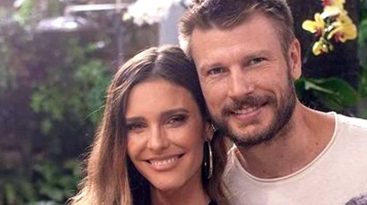 Fernanda Lima e Rodrigo Hilbert posaram com sua filha