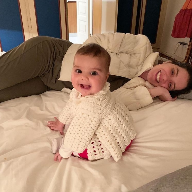Nathalia Dill com sua bebê Eva de seis meses