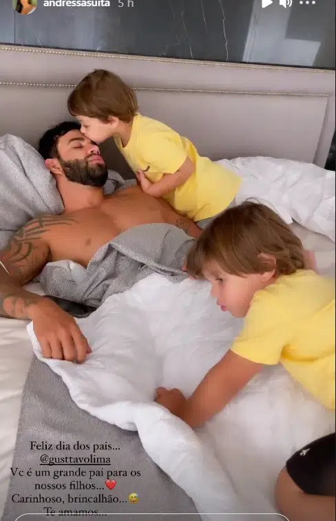 Andressa Suita mostrou Gusttavo Lima e os dois filhos e se declarou para ele