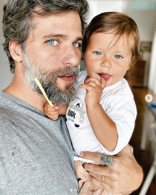 Bruno Gagliasso e o filho de um ano, o pequeno Zyan