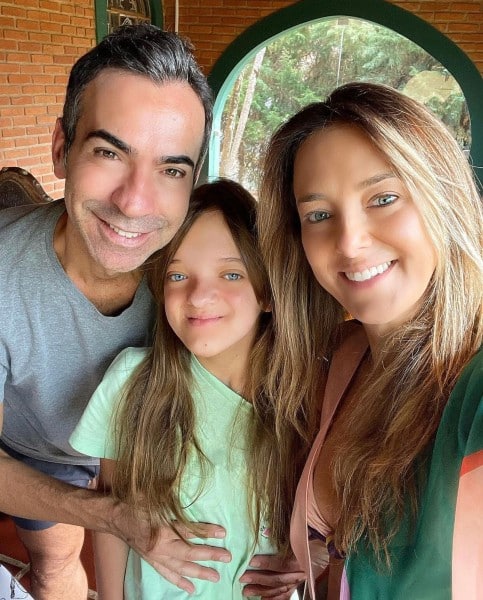 Com o marido e a filha, Ticiane Pinheiro se declarou aos dois