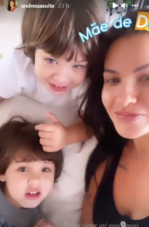 Andressa Suita ao lado de seus filhos com Gusttavo Lima