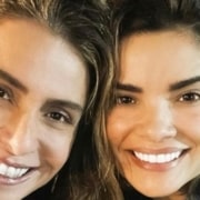 Vanessa Giácomo posou com os filhos e com a atriz Giovanna Antonelli