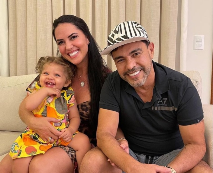 Zezé Di Camargo e a noiva Graciele Lacerda surgem bebê família